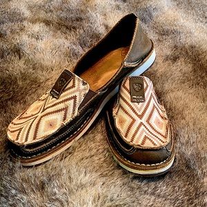 Ariat cruisers
